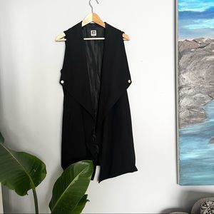 Really nice dressy vest 😍